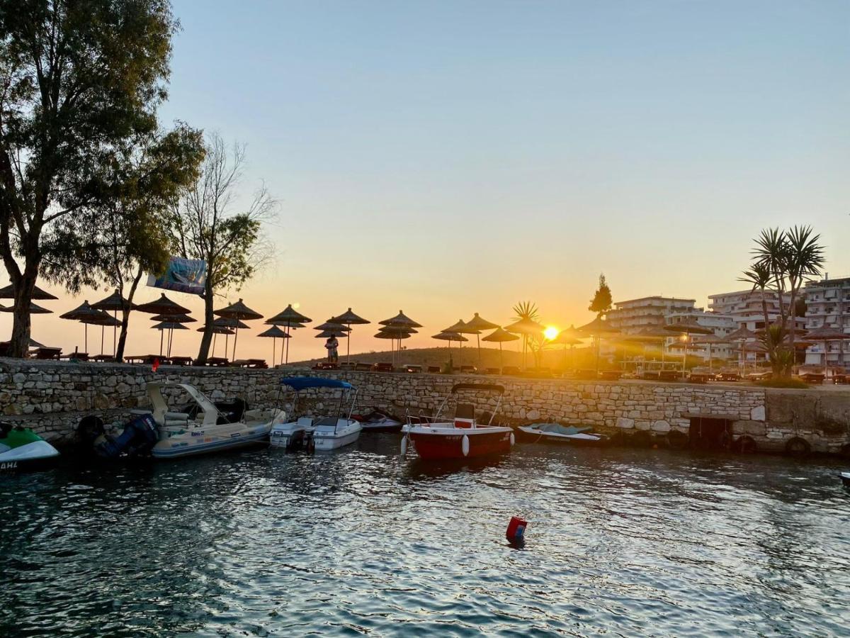 Cozy Twobedroom Apt. Beachfront Appartamento Sarandë